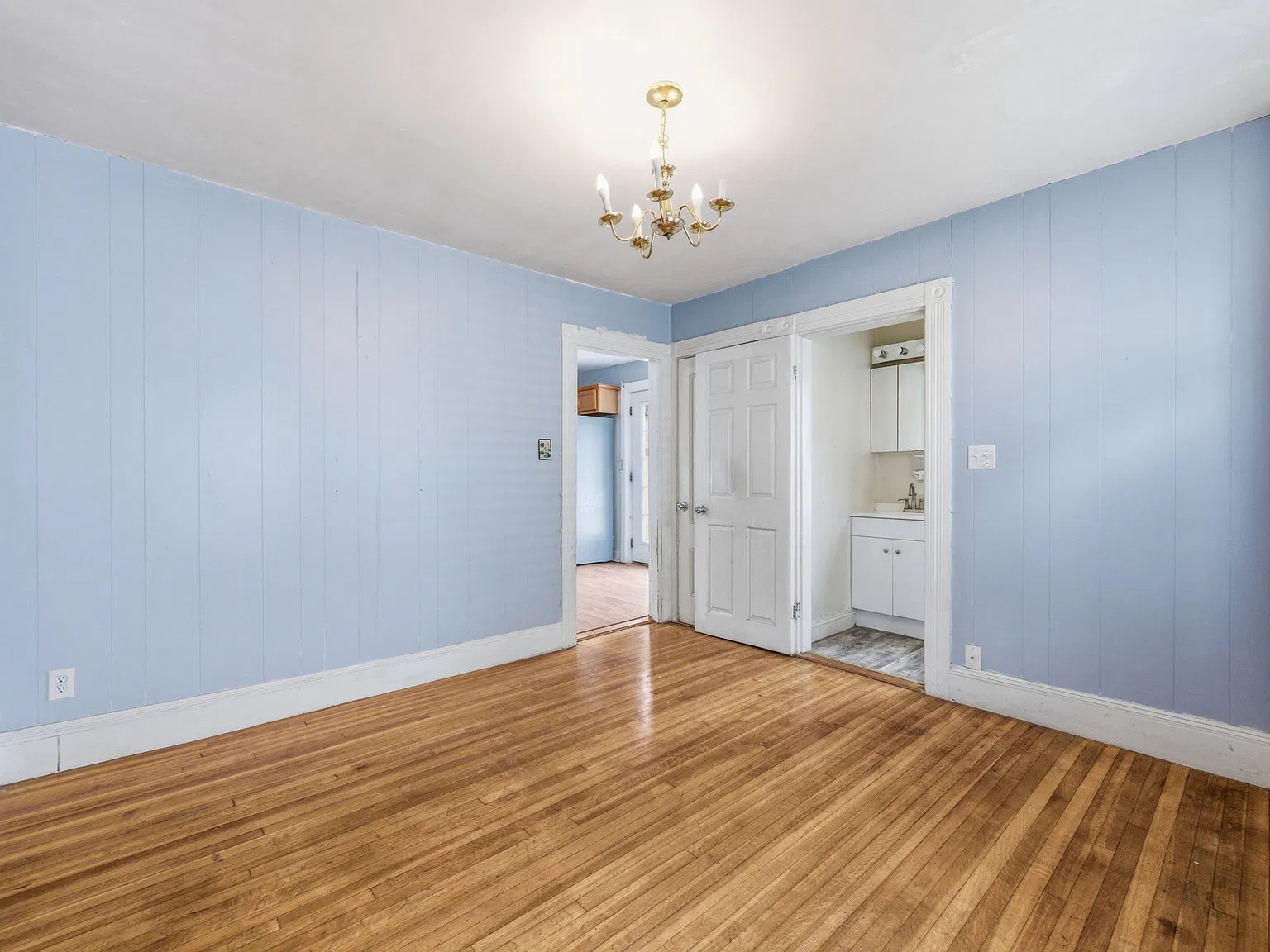 3 bed, 1.5 bath, 1409 sqft, $3,300 — Photo 4