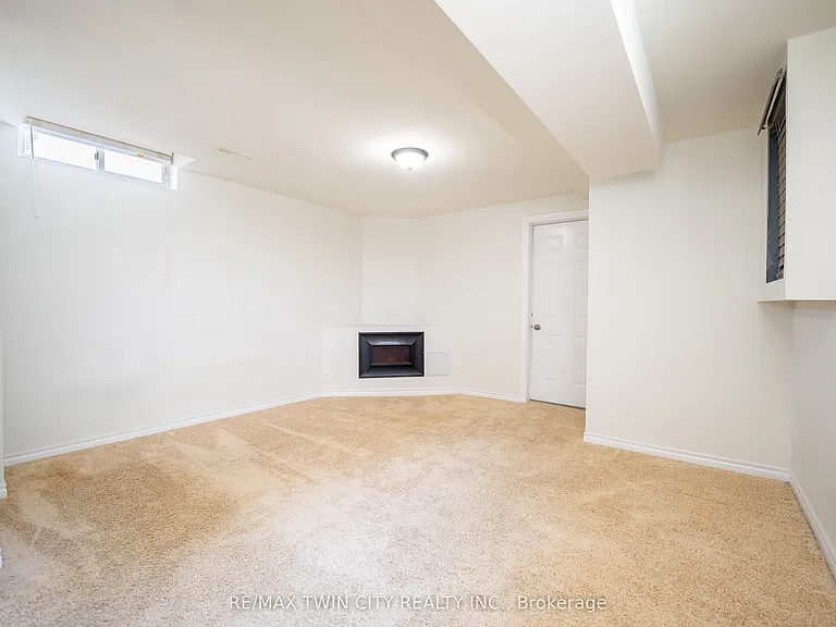 15 Milfoil Cres #B — Photo 14