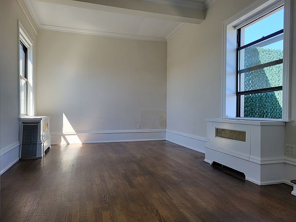 4th image of 211 W 106th St APT 17D