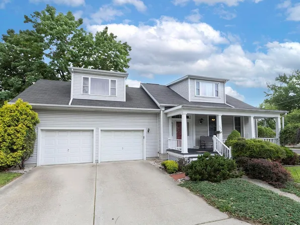 203 S Madison St, Trenton, IL 62293