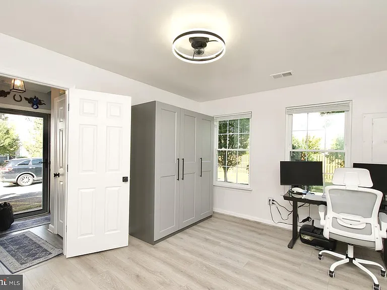 22908 Regent Ter — Photo 9