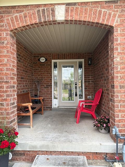 2nd image of 1186 Mary Lou St