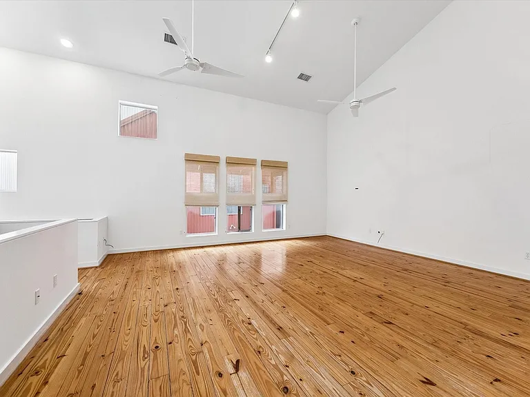 6130 Grand Blvd — Photo 25