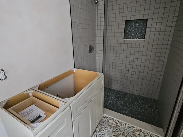 71 Park Terrace Rd APT 4, Worcester, MA 01604