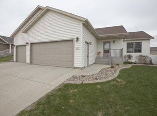 6375 Edgerly Ln, Bismarck, ND 58504