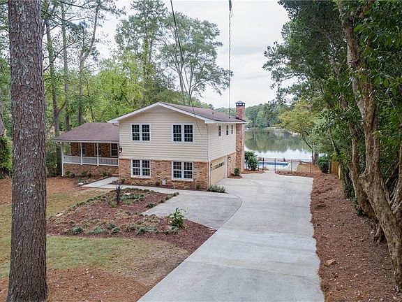 3rd image of 4687 Matterhorn Dr