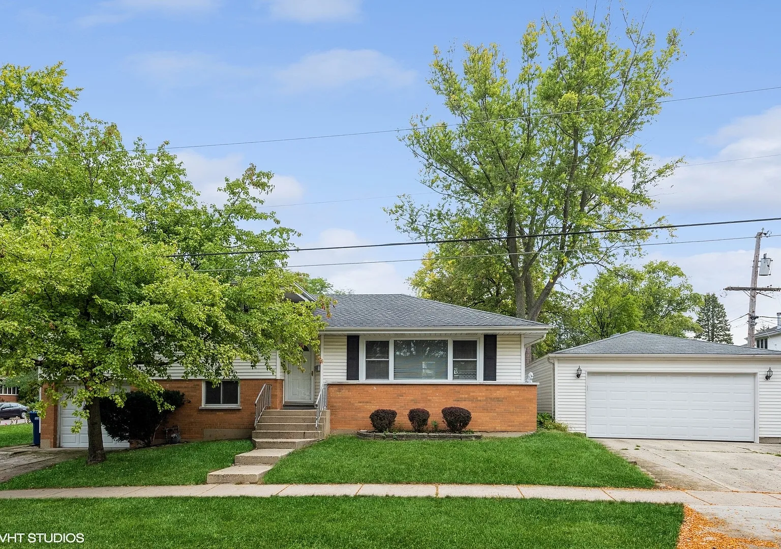 3 bed, 1.5 bath, 1262 sqft, $3,250 — Photo 1
