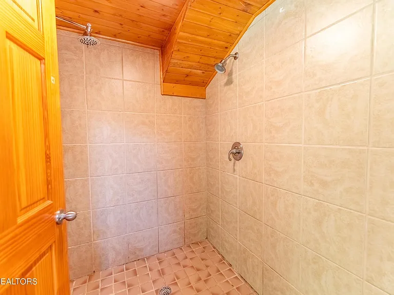 1806 Perimeter Dr — Photo 22