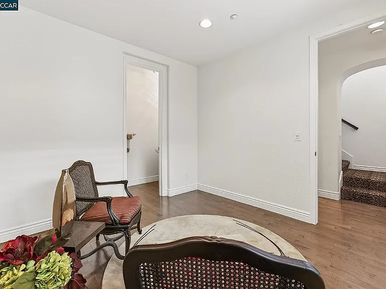 7730 Stoneleaf Rd — Photo 2