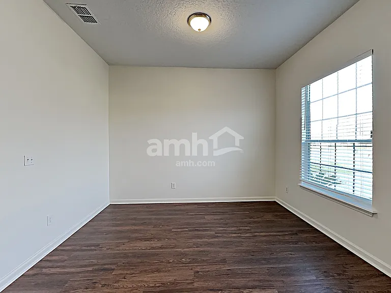 10008 Lancashire Dr — Photo 10