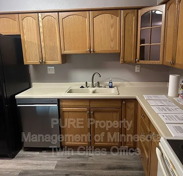 221 Grand Ave W #306 — Photo 2