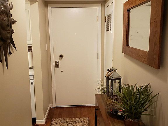 2nd image of 820 Lincolnway W APT 207