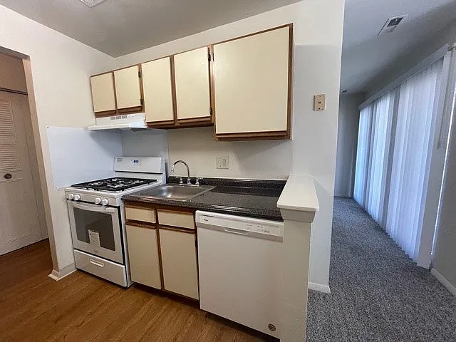 Autumn Ridge Apartments — Photo 121