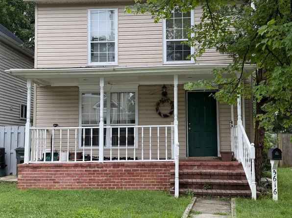 5616 8th St N, Arlington, VA 22205