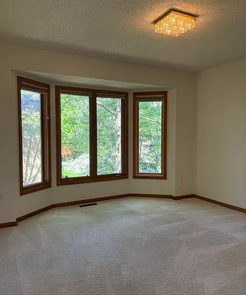 1261 Laurel View Dr — Photo 12