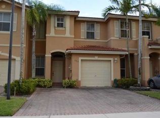 260 Riverwalk Cir, Fort Lauderdale, FL 33326