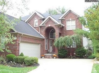 33894 Crown Colony Dr, Avon, OH