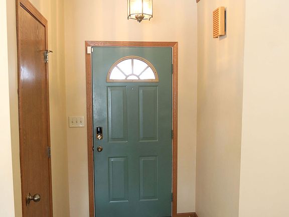 3rd image of 3315 Putnam St