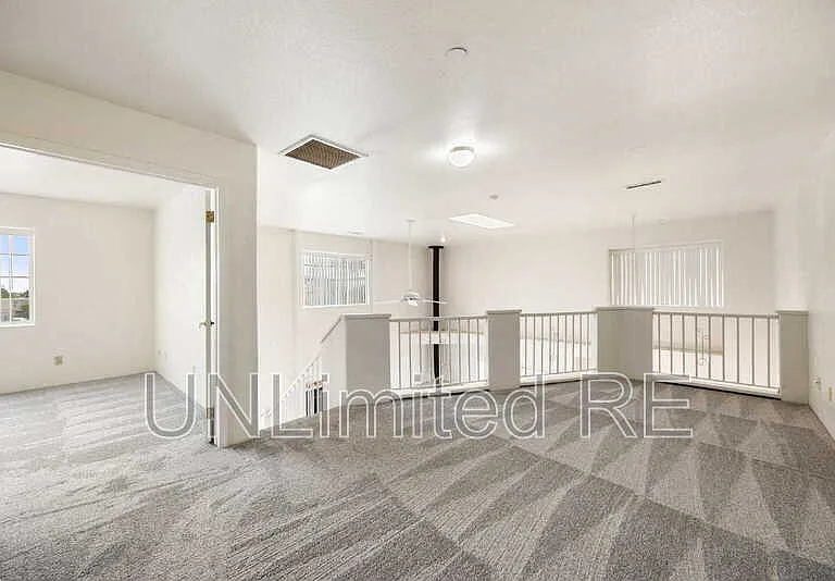 3285 N Hedgewood Dr #B — Photo 18