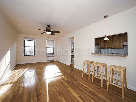 4th image of 2519 30th Dr APT 1M