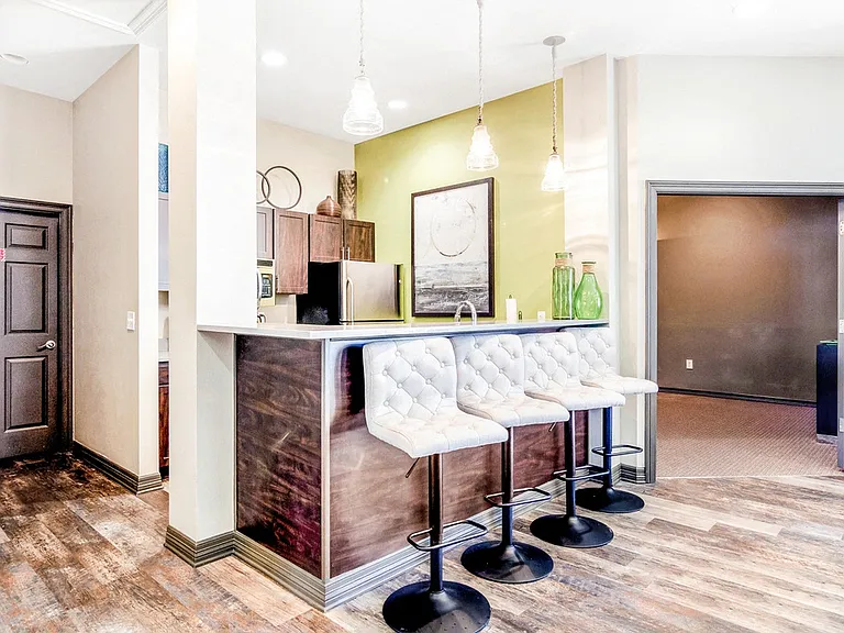 Legacy Heights Apartments — Photo 15