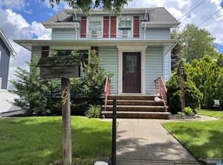 104 Forest Pl, Rochelle Park, NJ 07662