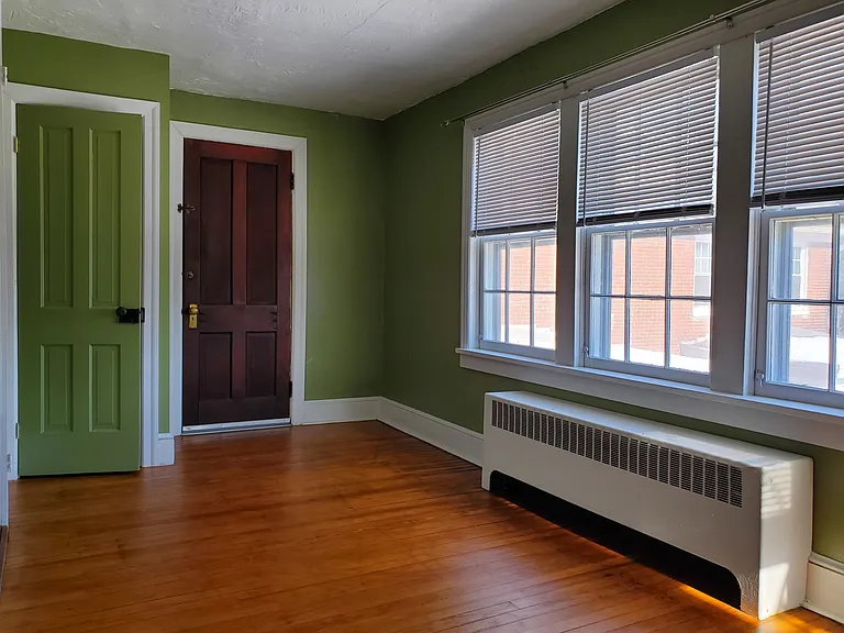 39 W King St #6 — Photo 8