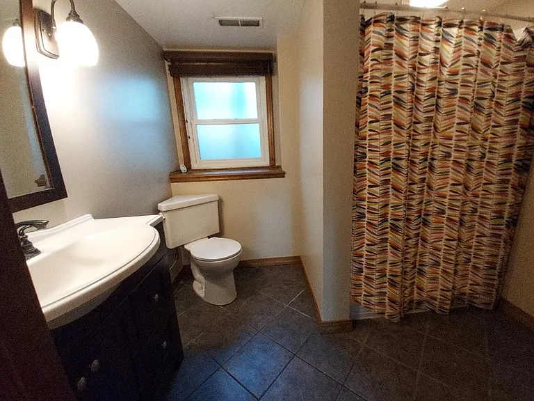 1353 State St — Photo 13