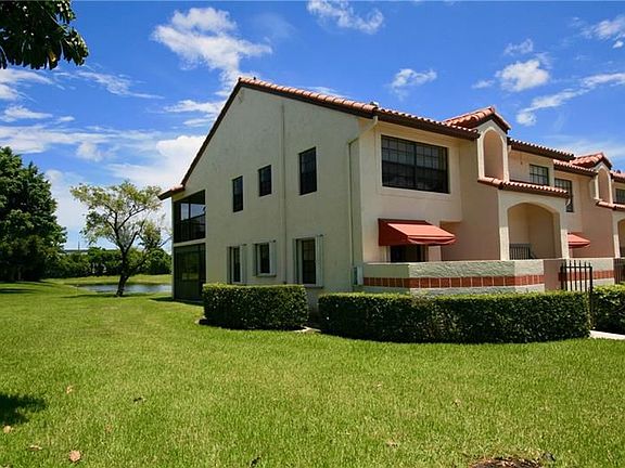 2nd image of 601 Freedom Ct #601
