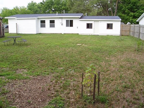 Very nice large back yard