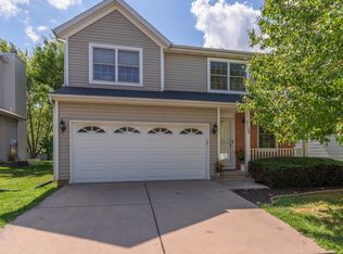 2106 Case Dr, Bloomington, IL 61701