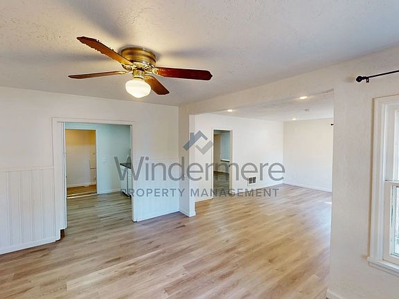 5th image of 217 SE Birch Ave #1