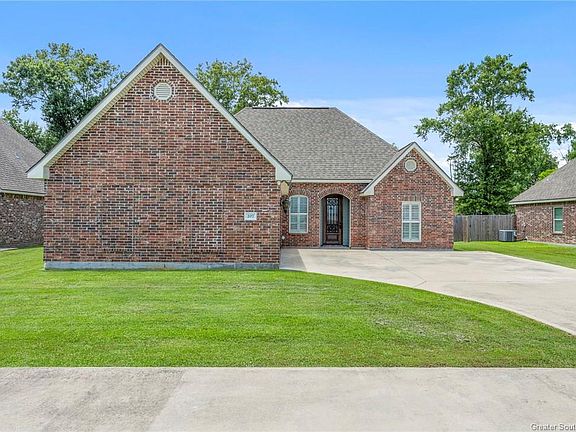 2nd image of 207 Oakwood Dr