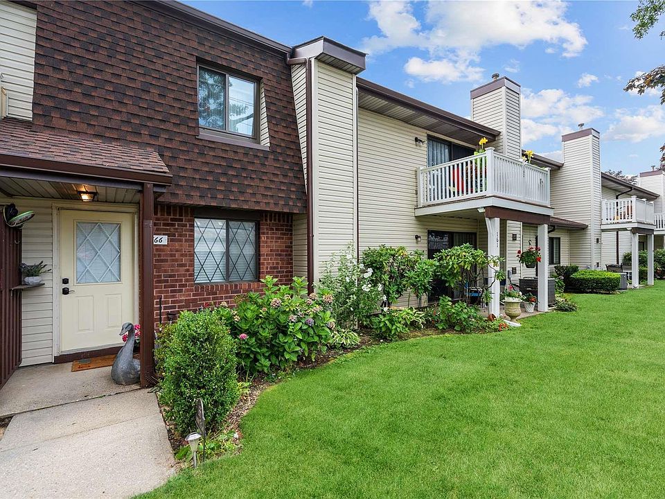 1st image of 166 Cambridge Drive #166