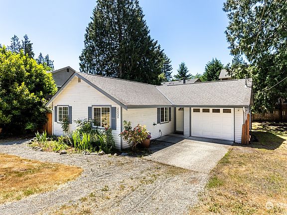2nd image of 22235 SeaVista Drive NE