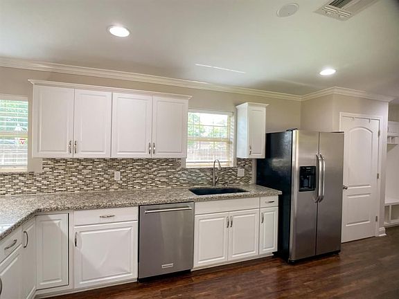 4th image of 11703 Brighton Ln