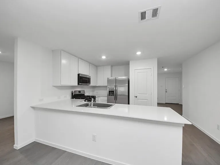 13499 Bay Springs Dr — Photo 16