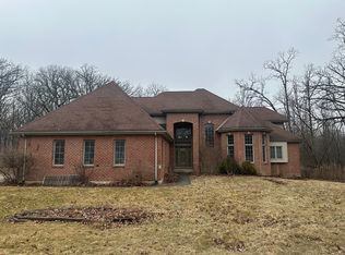 327 Royal Oak Dr, Matteson, IL 60475
