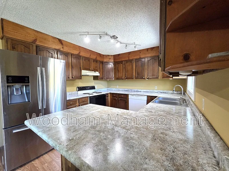 4 bed, 2.5 bath, 1846 sqft, $2,600 — Photo 1