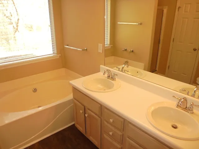 92 Mosswood Ct — Photo 9