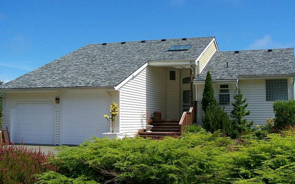 1st image of 228 Sunrise Ave SE