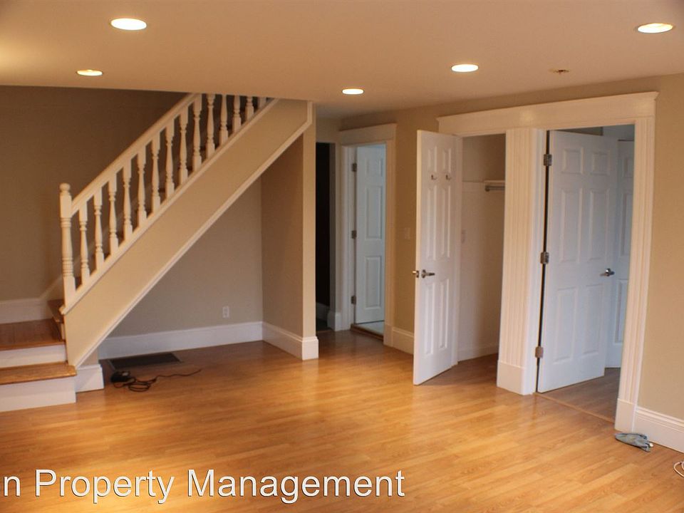 1st image of 316 Surrey St