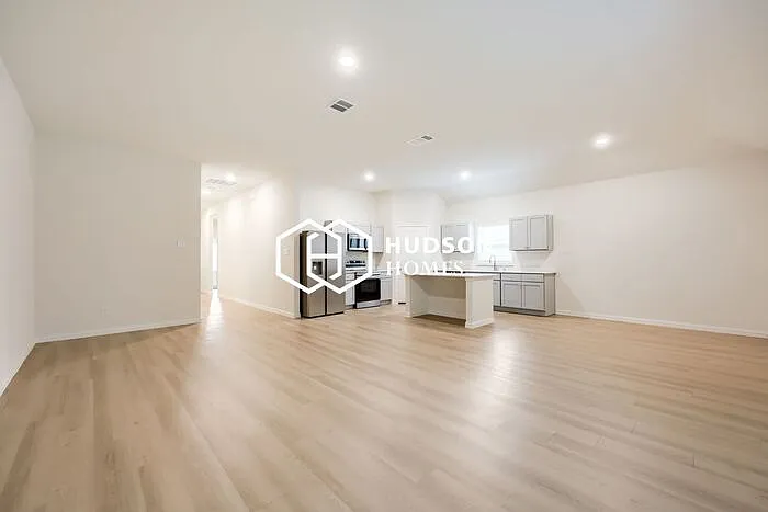 4 bed, 2.0 bath, 1763 sqft, $2,149 — Photo 3