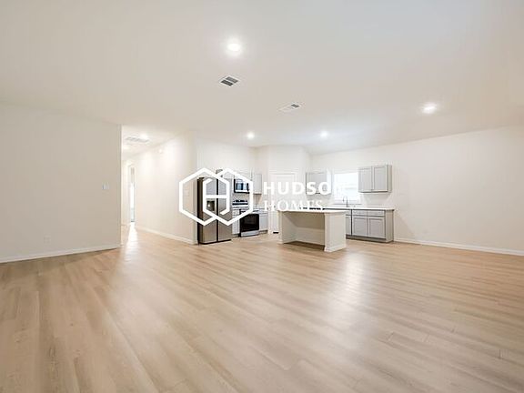 3rd image of 117 Kylie St