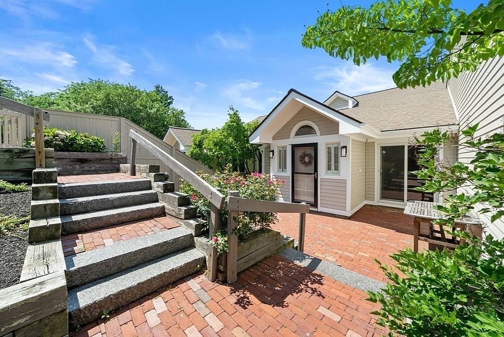 85 Algonquin Rd