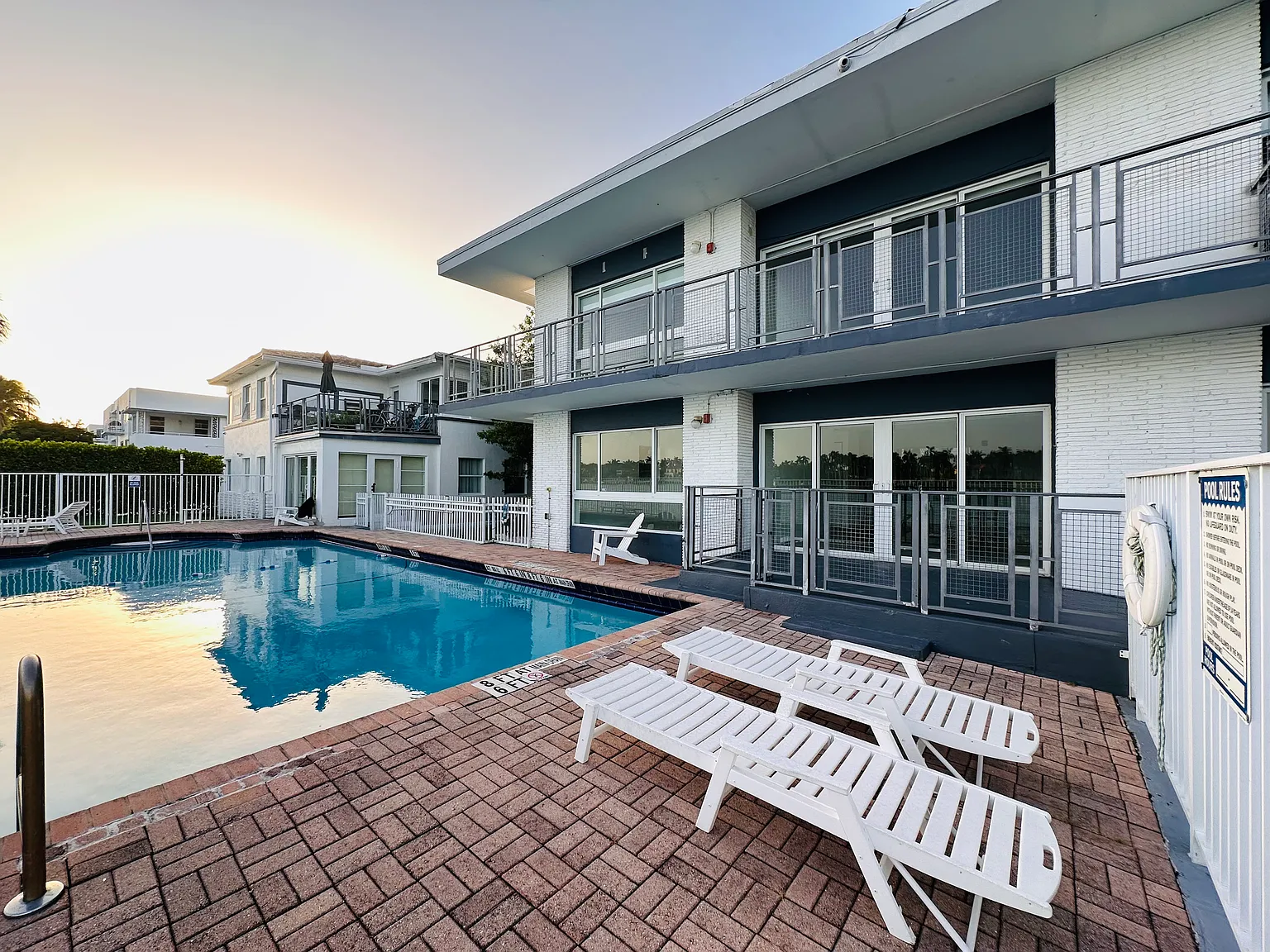 2 bed, 925 sqft, $2,600 — Photo 2