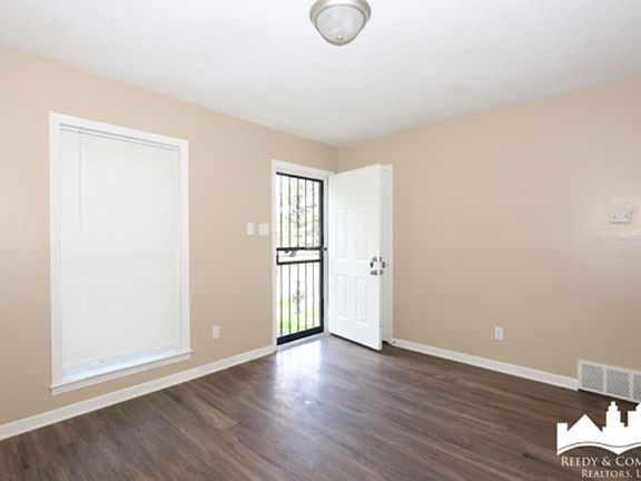 5th image of 1156 Parkrose Ave