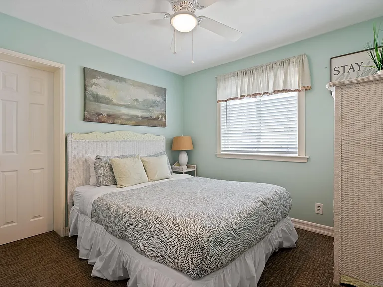 645 Loring St — Photo 31