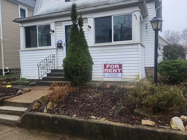 102 Marvin Ave — Photo 1