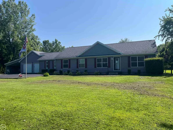 66308 Kuster Rd, Lenox, MI 48050